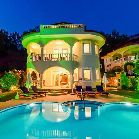 Villa Rent Your Own Luxury With 4 Bedrooms, Dalaman 1052 *