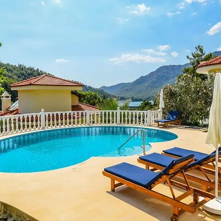 Rent Your Own Luxury With 4 Bedrooms, Dalaman 1052 Villa Akkaya (Aegean)