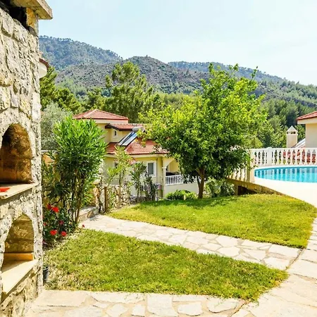 Rent Your Own Luxury With 4 Bedrooms, Dalaman 1052 Villa