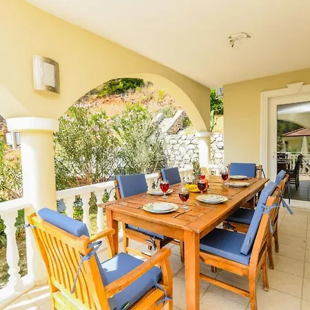 Villa Rent Your Own Luxury With 4 Bedrooms, Dalaman 1052