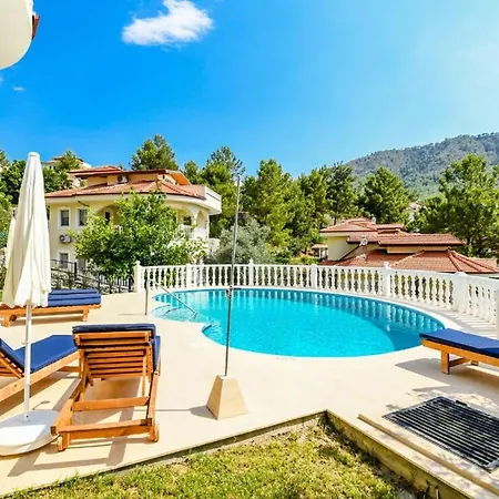 Villa Rent Your Own Luxury With 4 Bedrooms, Dalaman 1052