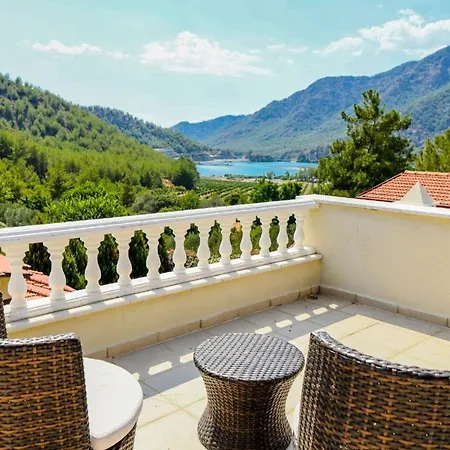 Rent Your Own Luxury With 4 Bedrooms, Dalaman 1052 Villa