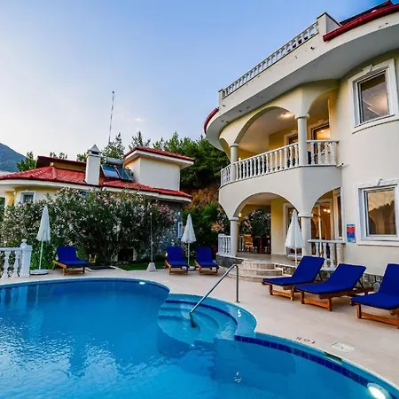 Villa Rent Your Own Luxury With 4 Bedrooms, Dalaman 1052 *