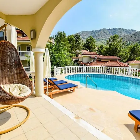 Rent Your Own Luxury With 4 Bedrooms, Dalaman 1052