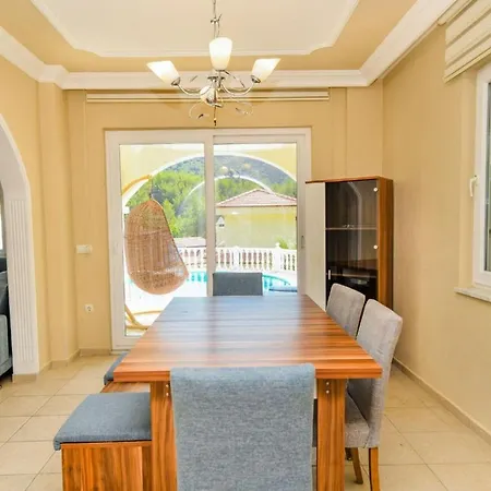 Rent Your Own Luxury With 4 Bedrooms, Dalaman 1052