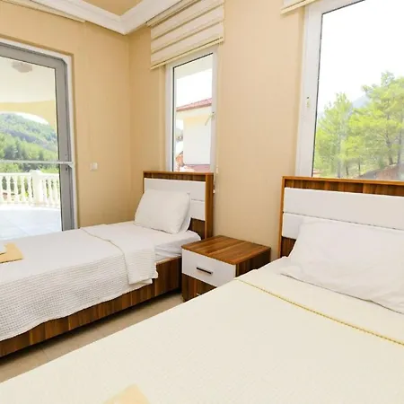 Rent Your Own Luxury With 4 Bedrooms, Dalaman 1052 *