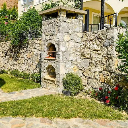Rent Your Own Luxury With 4 Bedrooms, Dalaman 1052 Villa Akkaya (Aegean)