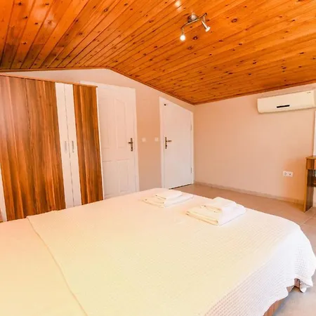 Villa Rent Your Own Luxury With 4 Bedrooms, Dalaman 1052
